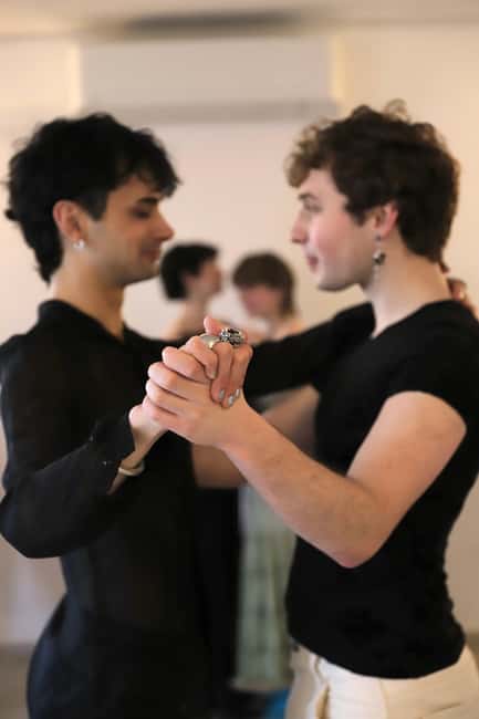 Barcelona: Rooftop Tango Lesson with Drinks and Videos - How the Class Works for Couples