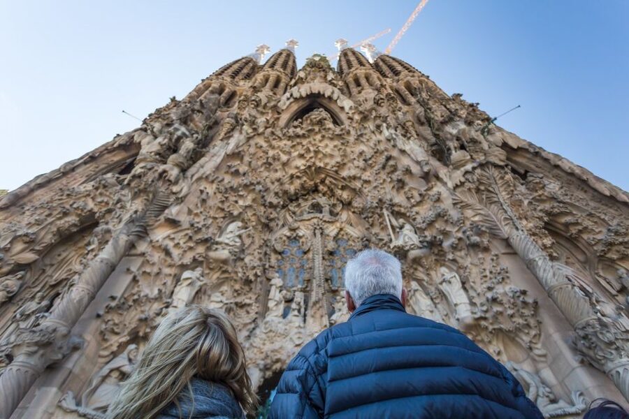 Barcelona: Sagrada Familia and Park Guell Combo Guided Tour - Final verdict: book it with a transport plan