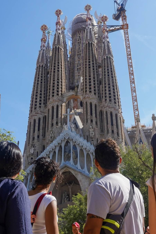 Barcelona: Sagrada Familia and Park Güell Tour - What the $108 price really buys you