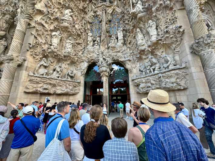 Barcelona: Sagrada Familia Entry Ticket and Guided Tour - Inside the basilica, where light does the talking
