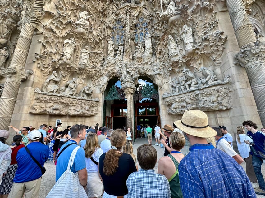Barcelona: Sagrada Familia Entry Ticket and Guided Tour - Dress rules, timing, and simple preparation