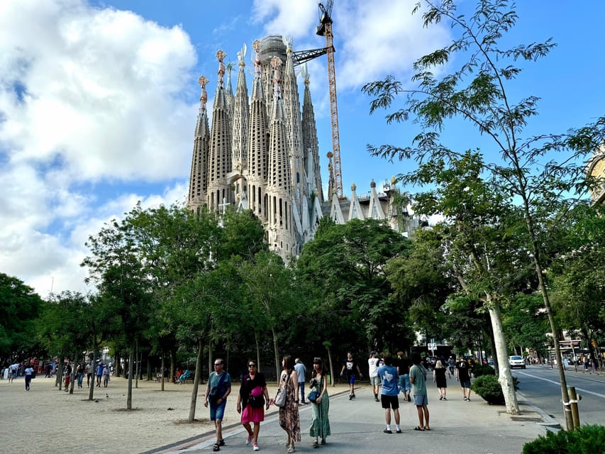 Barcelona: Sagrada Familia Entry Ticket and Guided Tour - The Nativity Facade, Gaudí’s joyful side