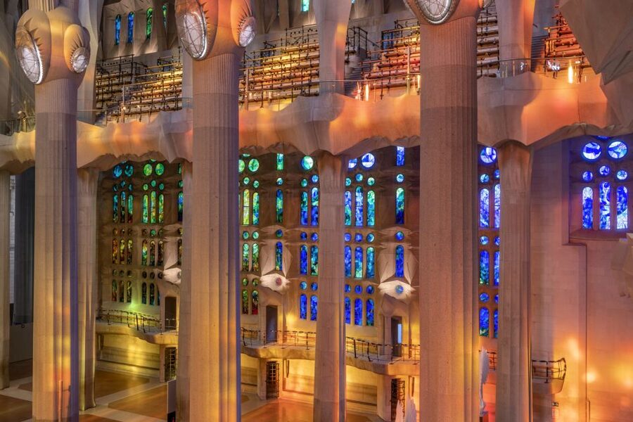Barcelona: Sagrada Familia Entry Ticket with Audio Guide - Using the audio guide without losing your place