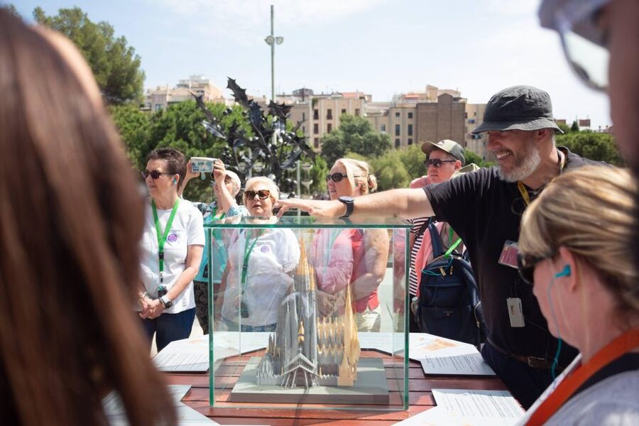 Barcelona: Sagrada Familia Fast Track Guided Tour - What you can do after the guided portion