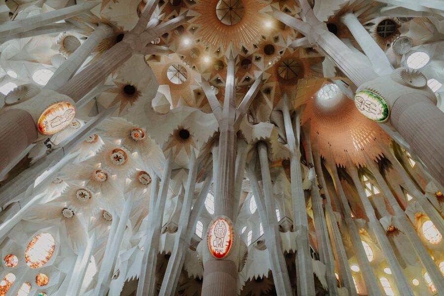 Barcelona: Sagrada Familia Fast Track Guided Tour - The guides make the biggest difference