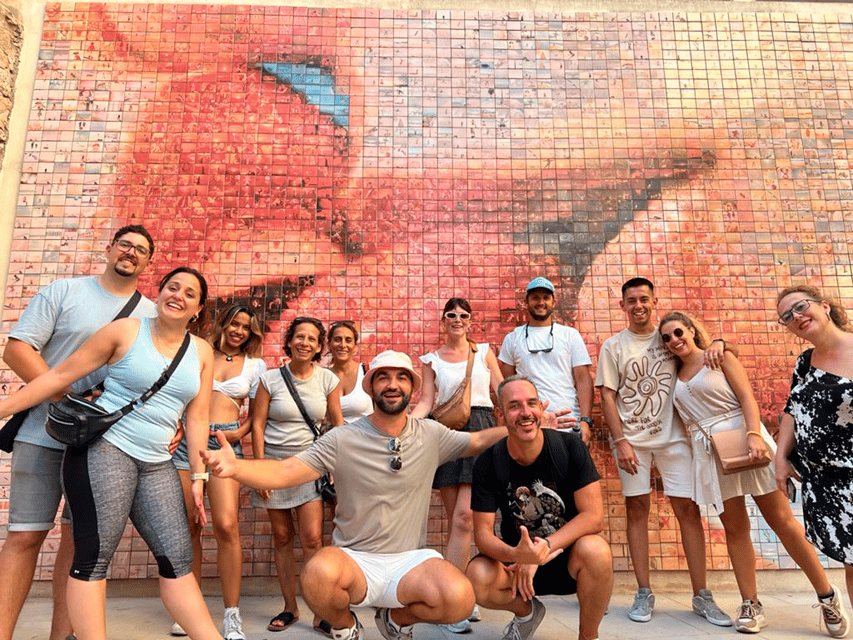 Barcelona: Sagrada Familia, Modernism, and Old Town Tour - A fast introduction to Barcelona’s three big eras