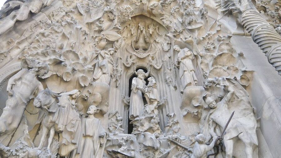 Barcelona: Sagrada Familia & Montserrat Full-Day with Pickup - Walking the Gothic Quarter and Roman Barcelona