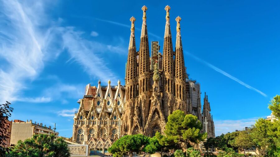 Barcelona: Sagrada Familia & Montserrat Full-Day with Pickup - The guides make a real difference