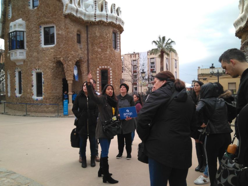 Barcelona: Sagrada Familia & Park Güell Guided Tour & Ticket - Why combine Sagrada Familia and Park Güell?