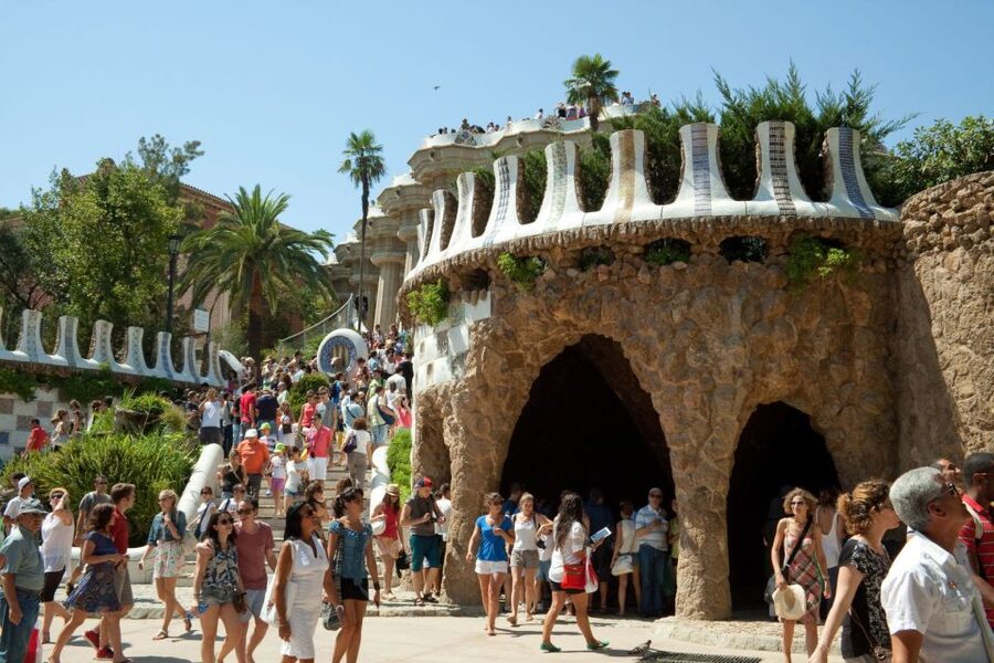Barcelona: Sagrada Familia & Park Güell Guided Tour & Ticket - Exploring Park Güell in about 75 minutes
