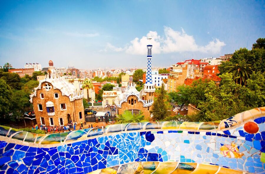Barcelona: Sagrada Familia & Park Güell Guided Tour & Ticket - Price, group size, and practical value