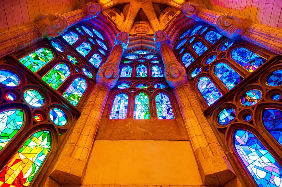 Barcelona: Sagrada Familia Priority Access Guided Tour - Meeting at Plaça de Gaudí