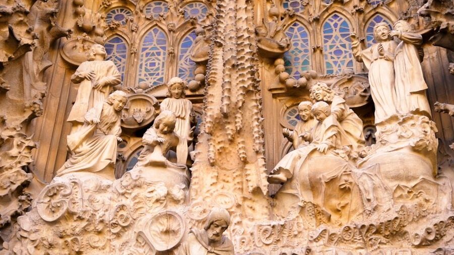 Barcelona: Sagrada Familia Skip-the-Line Guided Tour - The Sagrada Familia Schools and the people behind the project