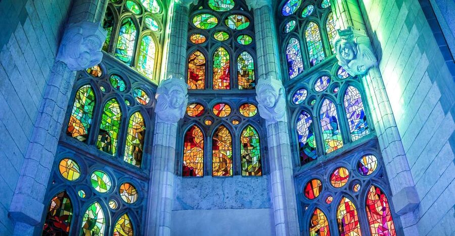 Barcelona: Sagrada Família Skip the Line Tour & Entry Ticket - Why the Sagrada Família works best with a guide