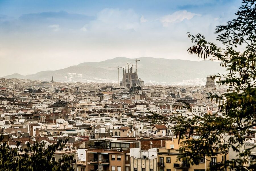 Barcelona: Sagrada Família Skip the Line Tour & Entry Ticket - The temple school and construction museum