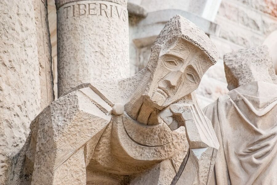 Barcelona: Sagrada Família Skip the Line Tour & Entry Ticket - Practical advice for a smoother visit