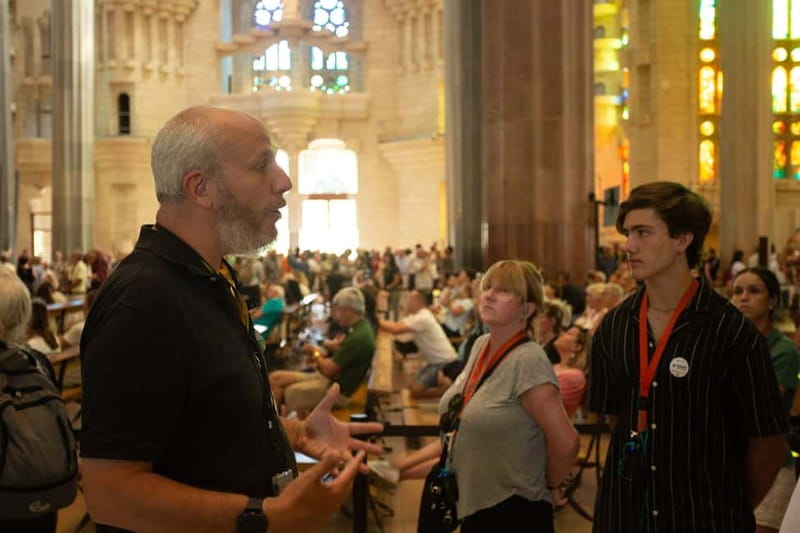 Barcelona: Sagrada Familia Skip-the-line Tour with Guide - Best timing, clothing, and access