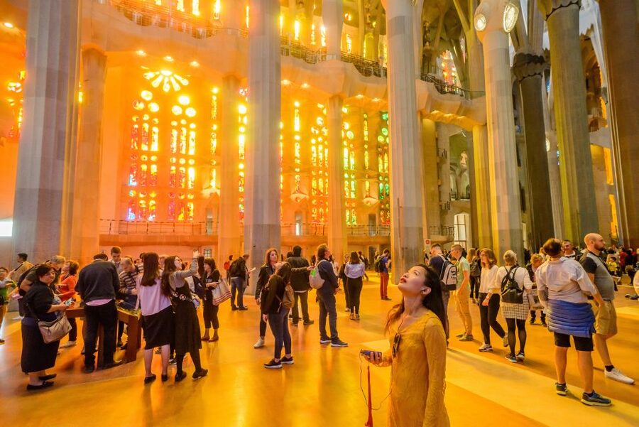 Barcelona: Sagrada Familia Tour & Optional Tower Visit - Practical tips for a smoother visit