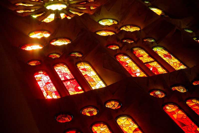 Barcelona: Sagrada Familia Tour with Optional Extras - Key points to know before booking