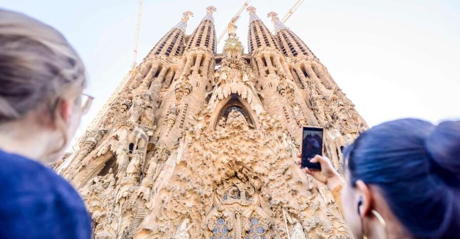 Barcelona: Sagrada Familia Tour with Optional Tower Access - Reading Gaudí’s exterior before going inside