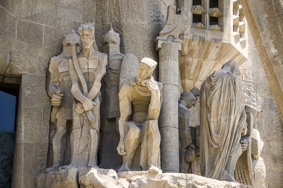 Barcelona: Sagrada Familia Tour with Optional Tower Access - The interior, where colored light changes everything