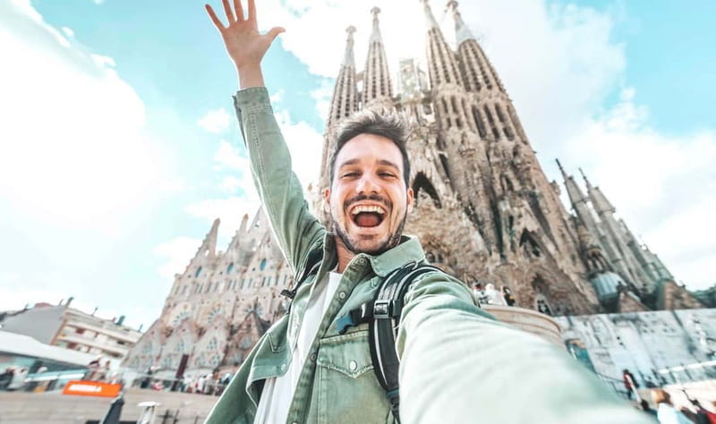 Barcelona: Sagrada Familia Tour with Skip-the-Line Access - Key points to know before you book