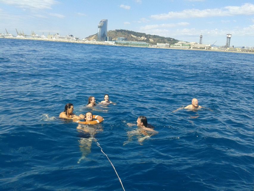 Barcelona: Sailing Tour with Vermouth and Drinks - Who should book this cruise
