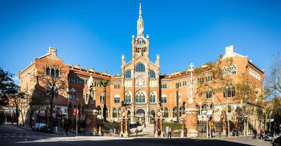 Barcelona: Sant Pau Recinte Modernista Entry Ticket - Entering the restored pavilions