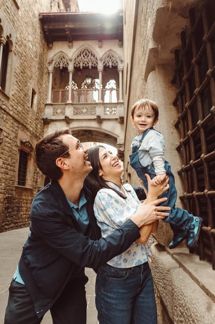 ✅ Barcelona: Sightseeing Professional Photoshoot Session - Who will get the most from this Barcelona photoshoot