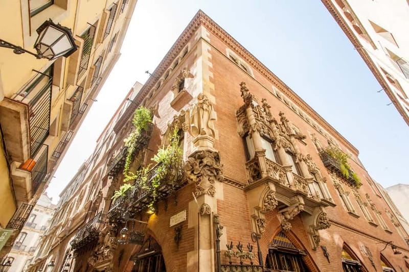 Barcelona: Small Group Picasso Tour with Picasso Museum - Picasso’s only public artwork in Barcelona