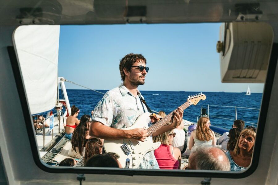 Barcelona: Sunset Catamaran Cruise with Live Music - Live jazz, saxophone, guitar, and bossa nova
