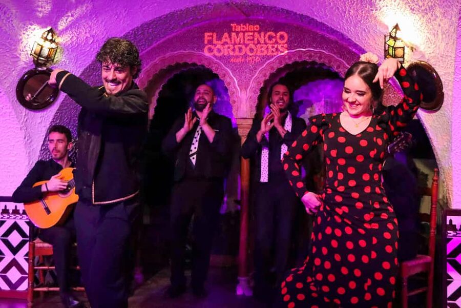 Barcelona: Tablao Flamenco Cordobes Show and Drink in Rambla - How the food, drinks, and show fit together