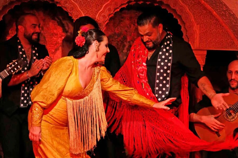 Barcelona: Tablao Flamenco Cordobes Show and Drink in Rambla - Who will get the most from this evening