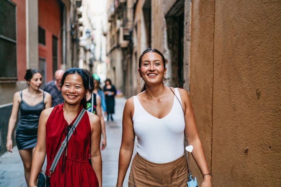 Barcelona: Tapas and Flamenco Experience - Sangria, social tables, and the right pace