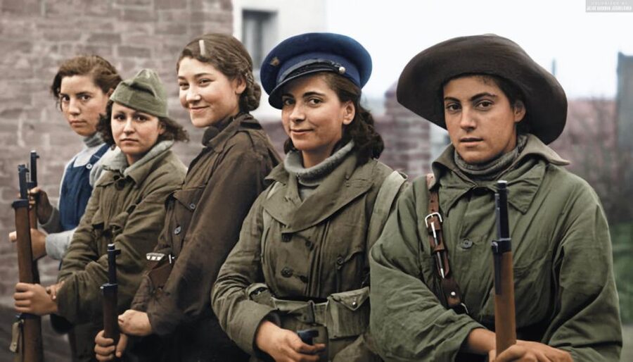 Barcelona: The Spanish Civil War Historical Walking Tour - Reading Barcelona through the fighting