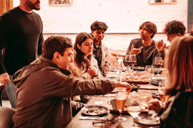 Barcelona: Tipsy Tapas & History Tour in the Gothic Quarter - Final venue: gourmet tapas and live music