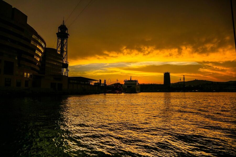 Barcelona: Unique Sunset Sailing Tour with Tapas & Open Bar - Booking tips for a smoother evening