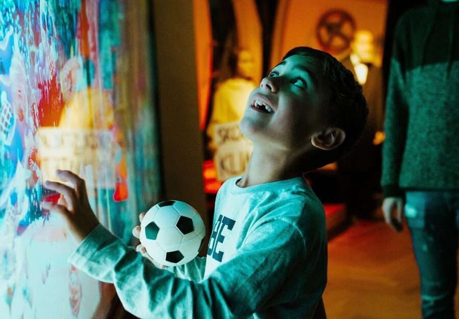 Barcelona: Wax Museum Entry Ticket - The opening effect and the museum’s sense of fun