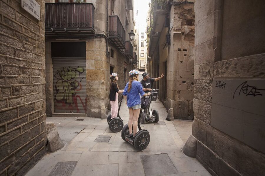 Barcelona: Welcome to Barcelona Segway Tour - From El Cap de Barcelona to the Columbus Monument