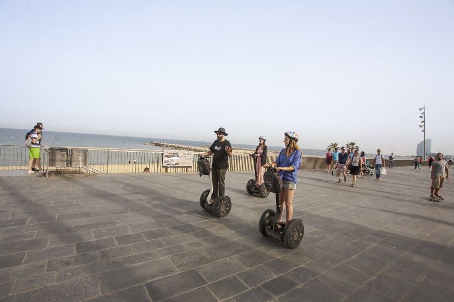 Barcelona: Welcome to Barcelona Segway Tour - Arc de Triomf and Ciutadella Park