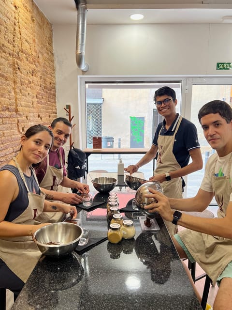 Bean to Bar Chocolate Workshop in Barcelona - Tasting cocoa in several forms
