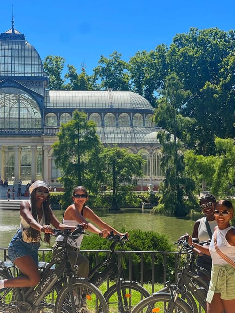 Best of Madrid: 3-Hour Guided Bike Tour in Small Groups - La Latina market break and local food