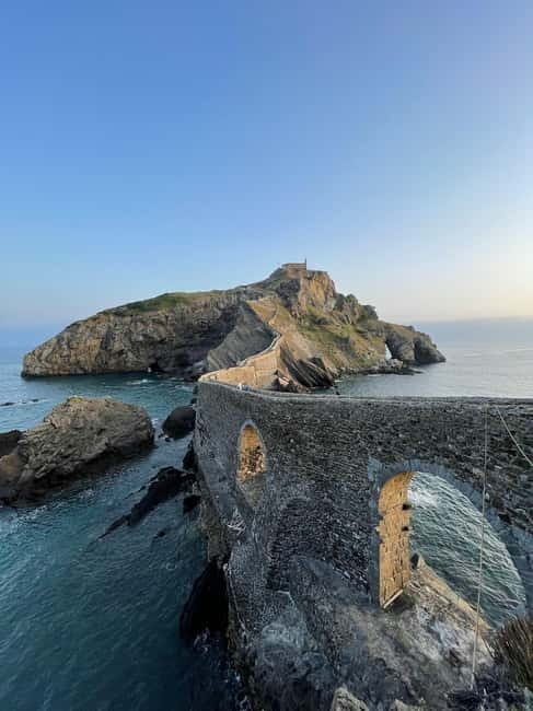 Bilbao: Gaztelugatxe, Bermeo, Mundaka, Gernika, & Wine Tour - Mundaka is your best pause for lunch