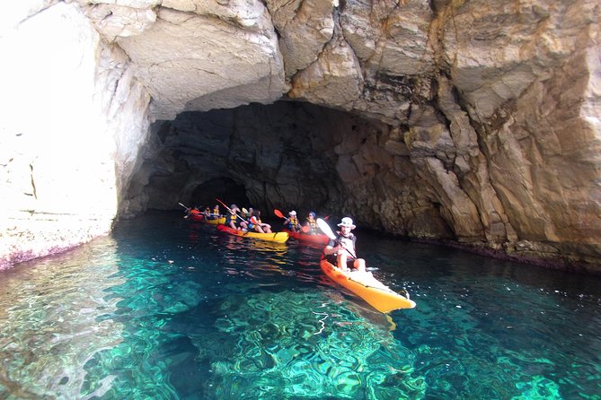 Cabo de Gata Active. Guided kayak and snorkel route through coves of the Natural Park - Group size and the feel of the outing