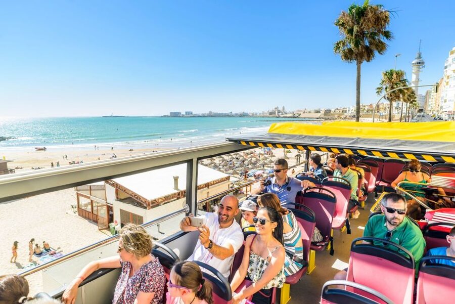 Cadiz: City Sightseeing Hop-On Hop-Off Bus Tour - Cádiz Cathedral and the old central quarter