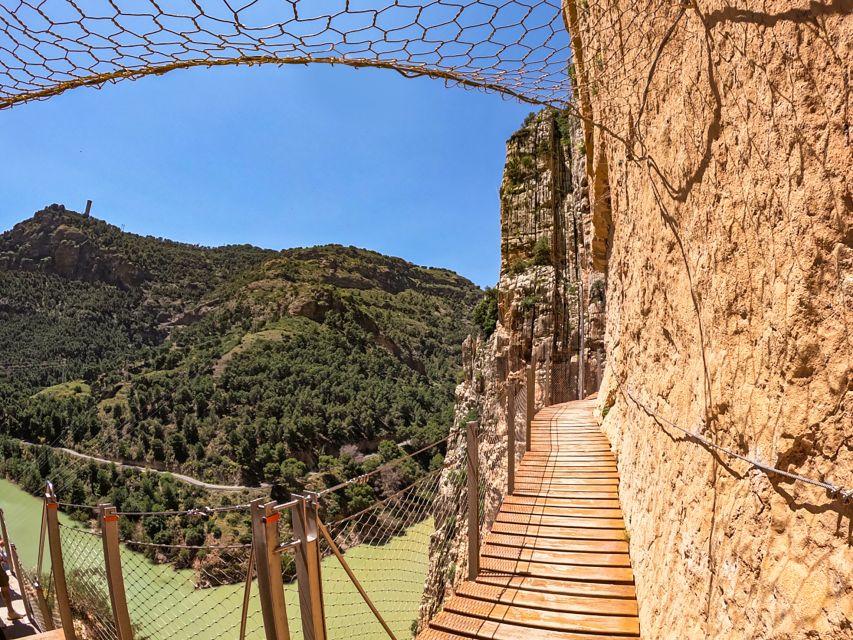 Caminito del Rey: Entry Ticket and Guided Tour - Arriving at the northern entrance