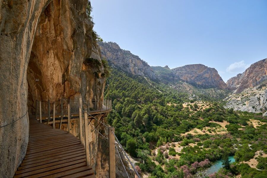 Caminito del Rey: Guided Tour with 1 Drink and Shuttle Bus - Final verdict: book it if the heights do not bother you