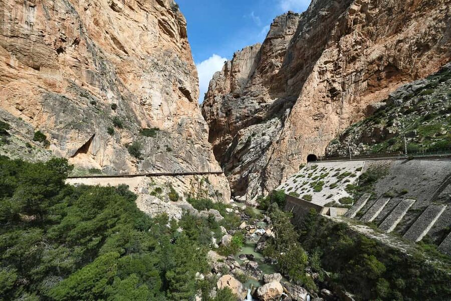 Caminito del Rey: Guided Tour with 1 Drink and Shuttle Bus - Why the Caminito del Rey is worth your time