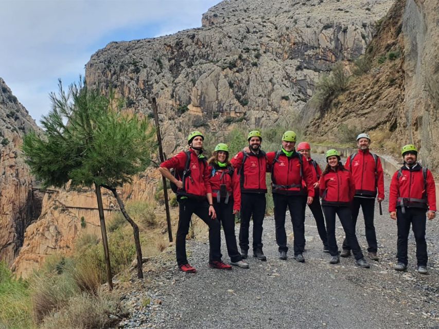 Caminito del Rey: Tour with Official Guide and Drink - Guide quality and language choice