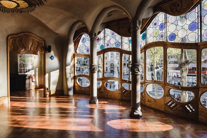 Complete Gaudi Tour: Casa Batllo, Park Guell & Sagrada Familia - Starting at Casa Amatller on Passeig de Gràcia